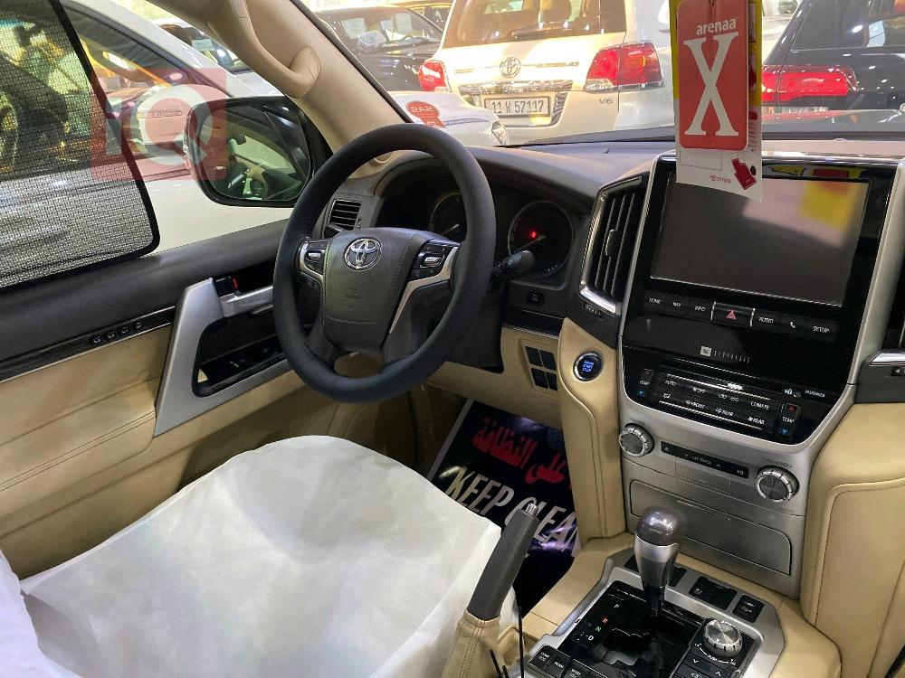 تۆیۆتا لاند کروزەر